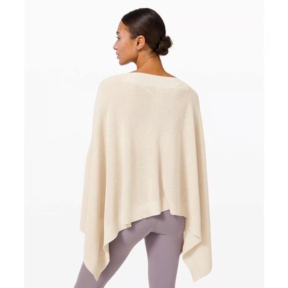 Lululemon Forward Flow Poncho in White Opal - Picture 2 of 9
